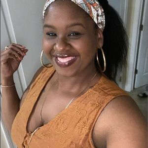 Meet your Posher, Kayla